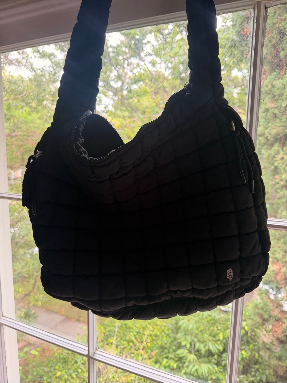 Free People Movement Quilted Black Shoulder Bag Duffle Sling - Picture 3 of 8